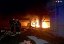 Deutschland: Zwei zeitgleiche Brände in Herdecke: Mittelgarage und Baucontainer brannten in voller Ausdehnung