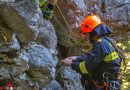 Oö: Felsen droht abzustürzen → Sprengung durch die Feuerwehr (+Video)