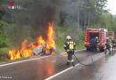 Oö: Verkehrsteilnehmer holt Autolenker aus nach Unfall in Bad Ischl brennendem Fahrzeug