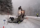 Oö: Autoüberschlag auf Schneefahrbahn auf B 145 in Bad Ischl