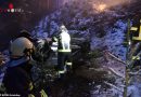 Oö: Pkw stürzte über steile Böschung