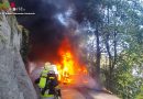 Nö: Pkw-Brand in enger Straße in Krems