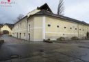 Oö: Giebelmauer in Feldkirchen an der Donau durch Sturm herausgebrochen