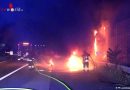 Nö: Autobrand auf der A2 bei Laxenburg erfasst auch Lärmschutzwand