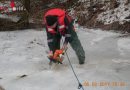 Stmk: Feuerwehr Leoben übt Eisrettung auf der Mur