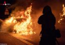 Oö: Mercedes beim Knoten Linz in Flammen aufgegangen