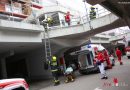 Oö: Feuerwehr in Marchtrenk rettet auf Baustelle verletzten Arbeiter von Gerüst