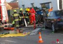 Oö: Feuerwehr befreit Lenkerin nach Unfall in Marchtrenk aus Mopedauto