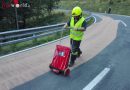 Stmk: Ölbindearbeiten nach Motorradunfall mit Schwerverletztem bei Mariazell