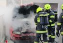 Oö: Pkw-Motorbrand in Micheldorf