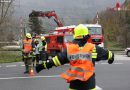 Oö: Verkehrsunfall zwischen Auto und Fahrzeug der Feuerwehr in Micheldorf