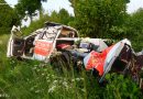 Deutschland: Notarztfahrzeug kollidiert mit Traktor – eine schwerverletzte Person