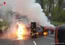 Deutschland: Sportwagen nach Unfall in Mühlheim an der Ruhr in Vollbrand