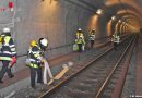 Bayern: Schwelbrand in Münchner U-Bahn-Tunnel & Drehleiter-Rettung nach Sturz in Baugrube