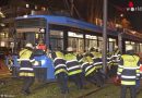 Bayern: Feuerwehr gleist Straßenbahn nach Unfall mit Muskelkraft wieder ein