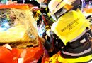 Bayern: Frau klemmt nach Unfall zwischen Lkw und Pkw in München im Auto