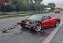 Deutschland: Ferrari auf der Autobahn 1 bei Münster zerlegt