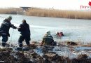 Bgld: Zwei Personen im Neusiedler See eingebrochen → Feuerwehrmann springt ins eiskalte Wasser
