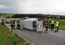 Oö: Verkehrsunfall mit Transporter bei Neuhofen im Innkreis