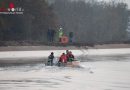 Nö: Mann stürzt mit Muldenkipper ins Wasser → tot