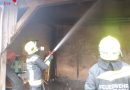 Nö: Mülltonnenbrand in Schuppen in Payerbach von zwei Personen mit Feuerlöschern in Schach gehalten