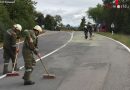 Nö: Pettendorfer Feuerwehr beseitigt 2,5 km Ölspur