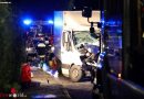 Oö: Massiv eingeklemmte Person bei Kollision zweier Lkw in Pettenbach