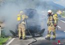 Oö: Feuerwehr Pfandl bekämpft Autobrand auf der B 158