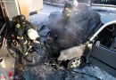 Oö: Autobrand hinter dem Feuerwehrhaus Pichling in Linz