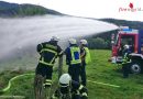 Deutschland: Wasserwerfer-Einsatz beim Brand von Ast- und Baumresten in Plettenberg