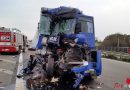 Nö: Sattelschlepper kracht auf A1 bei St. Pölten auf anderen Lkw auf → Lenker wie durch ein Wunder unverletzt