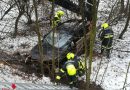 Nö: Pkw- und Lkw-Bergung durch die Feuerwehr Retz