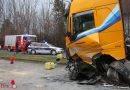 Oö: Acht Leichtverletzte bei Kollision mit Lkw und zwei Fahrzeugen bei Schlierbach