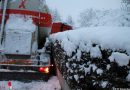 Oö: Schneeglätte bringt Sattelzug in Schwertberg in verzwickte Lage