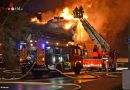 Deutschland: Reetdachhaus in Stade in Vollbrand – Zwei Drehleitern im Einsatz