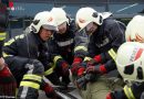 Oö: Feuerwehr Steyregg übt im Autohaus