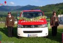 Stmk: Feuerwehr St. Martin am Grimming segnet neues Mannschaftstransportfahrzeug