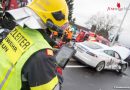 Oö: Teurer Tesla bei Unfall auf Kreuzung in Traun geschrottet