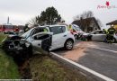 Oö: Zwei Verletzte bei Autokollision in Treffling