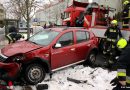 Nö: Bergungsarbeiten nach Kollision Pkw und Rettungsfahrzeug in Tulln