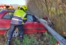 Ktn: Pkw verkeilt sich bei Verkehrsunfall auf der A2 in Villach unter Leitplanke