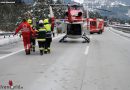 Ktn: Feuerwehr gemeinsam mit Flugrettung RK 1 bei Verkehrsunfall Tauernautobahn in Villach im Einsatz