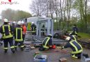 Deutschland: Feuerwehren Walsrode und Honerdingen üben gemeinsam im Gewerbegebiet