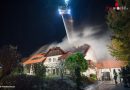 Oö: 12 Feuerwehren bekämpfen Dachstuhlbrand in Waxenberg