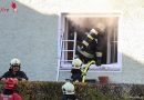 Oö: Bewohnerin und Hund bei Küchenbrand in Wels-Vogelweide aus verrauchter Wohnung gerettet