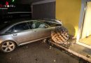 Oö: Mit Audi in Wels gegen Fassade eines Bürogebäudes gekracht