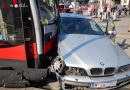 Wien: Straßenbahn mit Pkw kollidiert