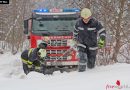 Stmk: Lkw-Tieflader mit 30-Tonnen-Maschine in Wies geborgen