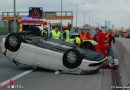 Nö: Gemeinsamer Einsatz der Berufsfeuerwehr Wien und der Freiwilligen Feuerwehr Wiener Neudorf nach Verkehrsunfall