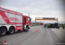 Nö: Umgestürzter Transporter auf der A2 Südautobahn bei Wiener Neudorf